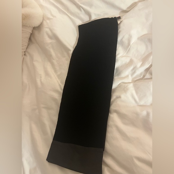 Ladies black Holt Renfrew scarf nwt - Picture 15 of 15